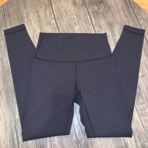 Lululemon Wunder Under High-Rise Tight 28" 
Luon Size 6
